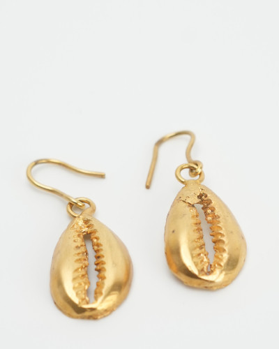 Boucles d’oreilles pendantes Cauris en bronze doré